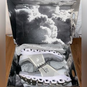 On CloudSwift woman’s 9.5